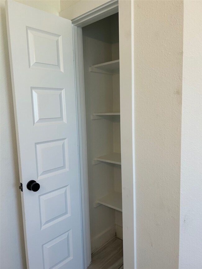 Building Photo - 16531 Oasis Mdw Ln