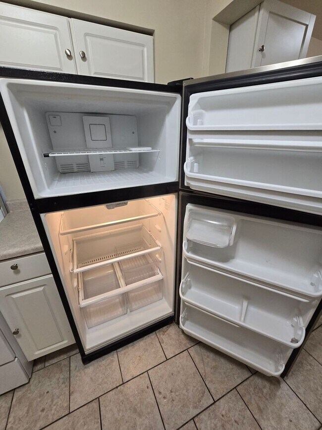 Building Photo - 3334 Michigan St