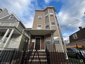 Building Photo - 42 Maple Ave