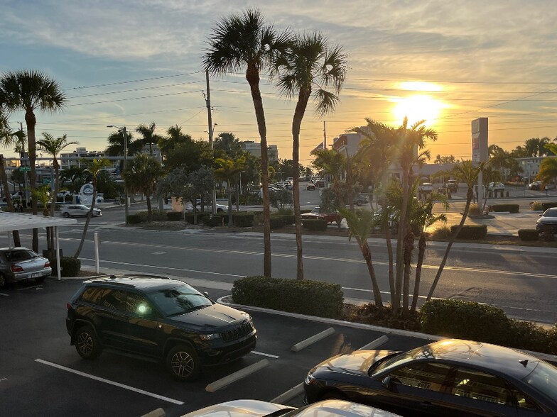 Building Photo - 6161 Gulf Winds Dr