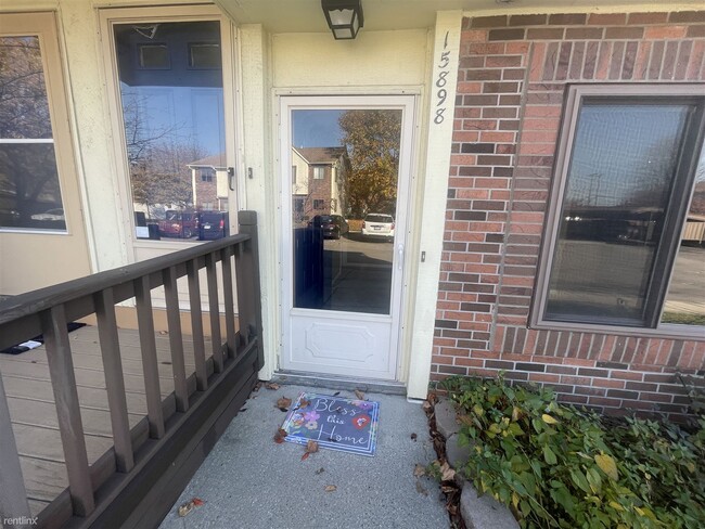 Building Photo - 2 br, 1 bath Condo - Martin Orchards Condo...