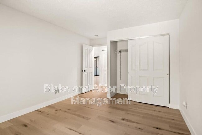 Building Photo - 4000 Carman Dr