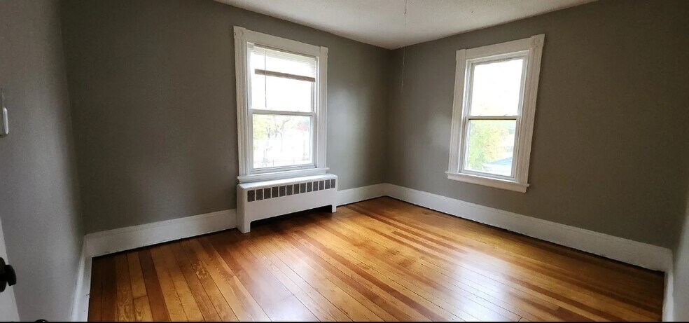 Building Photo - 127 Smalley St