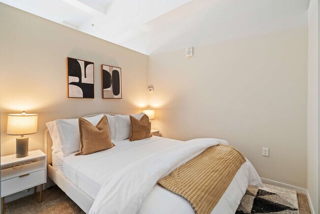 Building Photo - 309 Vine St