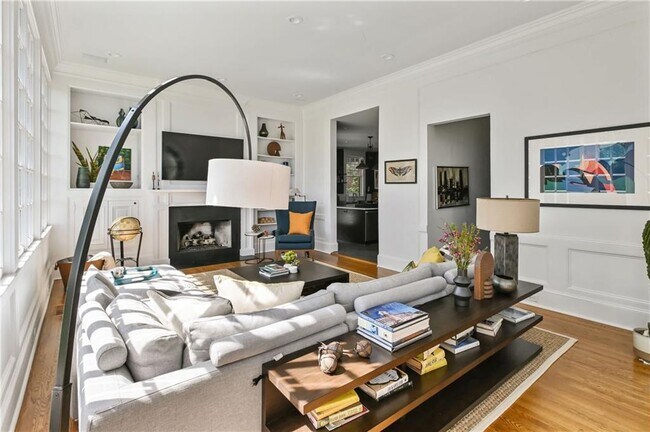 Building Photo - 635 Bonaventure Ave NE