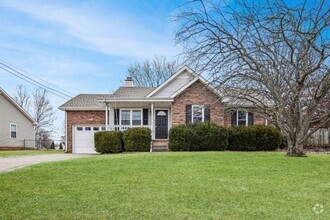 Building Photo - Pet Friendly Three Bedroom!