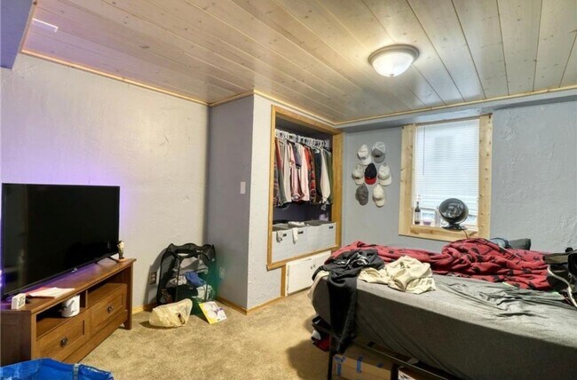 Building Photo - 5 bed 2 bath house close to Concordia and MSUM
