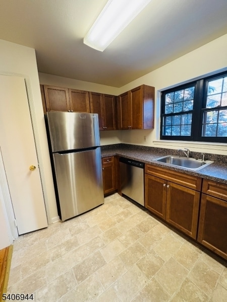 Building Photo - 181 Long Hill Rd