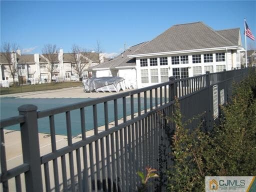 Building Photo - 9 Lisa Ct