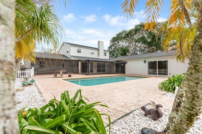 Building Photo - 7601 NW 82nd Terrace