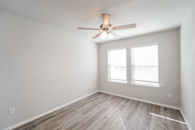 Building Photo - 21302 Brookwood Cres Dr