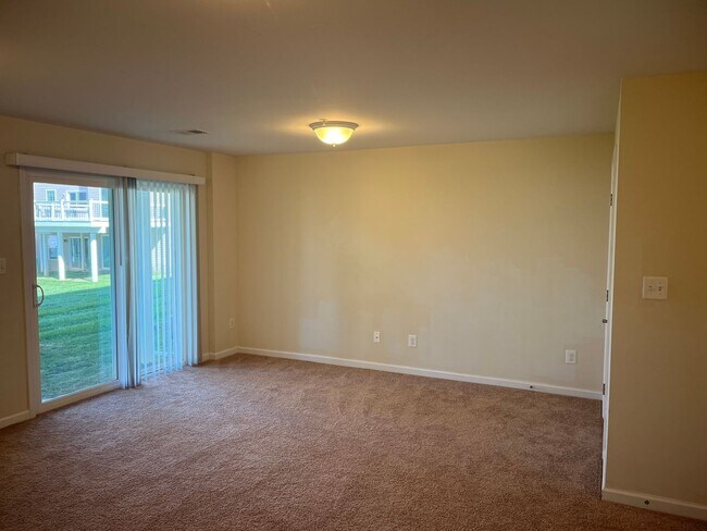 Building Photo - 1253 Elderslie Ln