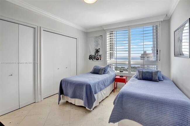 Building Photo - 781 Crandon Blvd