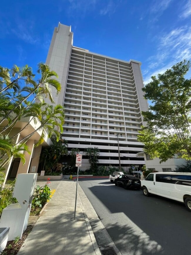 Building Photo - Summer Palace- 20th Floor- 1 bed 1 bath 1 ...