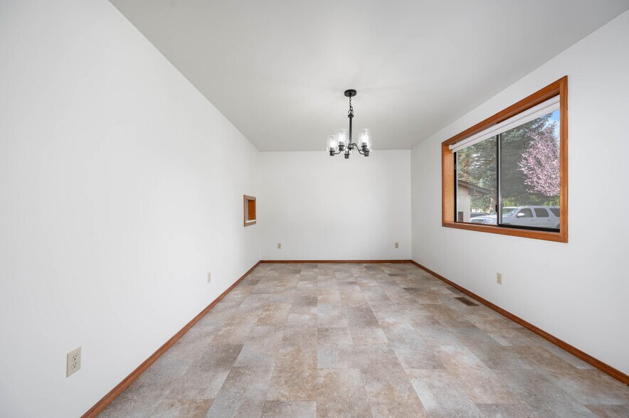 Building Photo - 12371 Rainier Dr