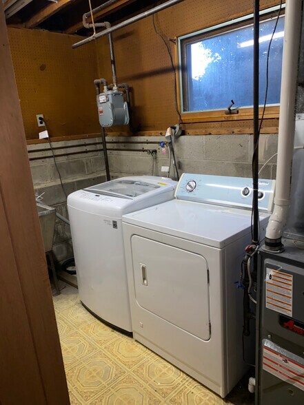 Building Photo - 33 Ballantyne Rd