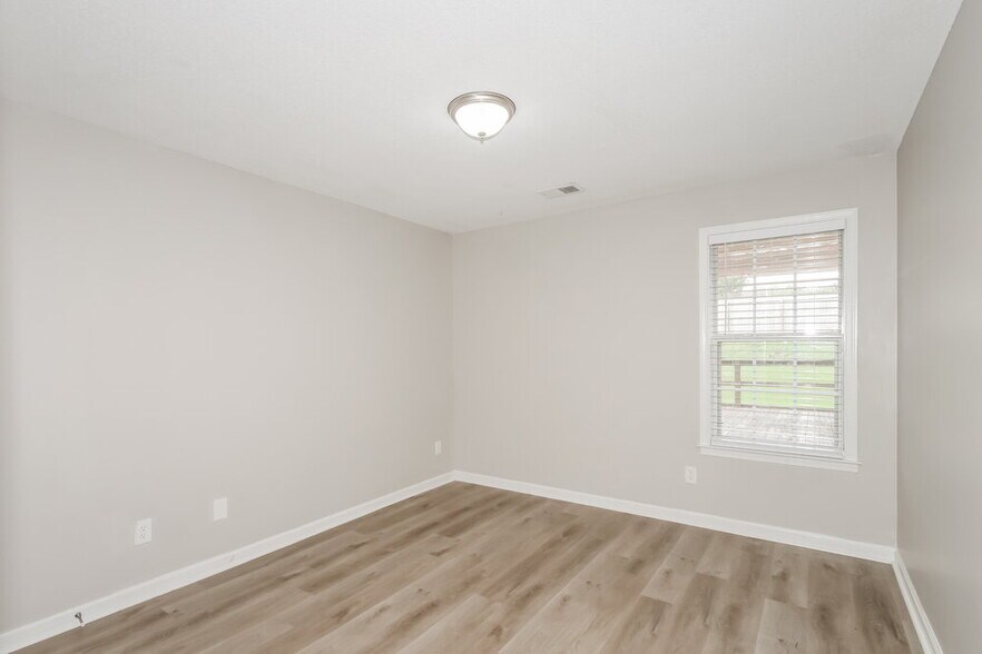 Building Photo - 4793 Narcissus Dr