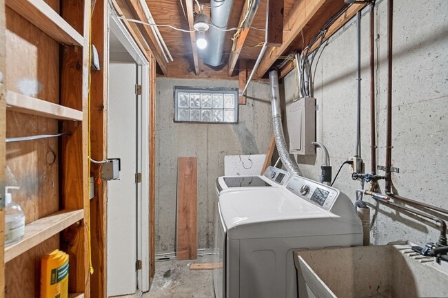 Building Photo - Three Bedroom Condo in West Chester!