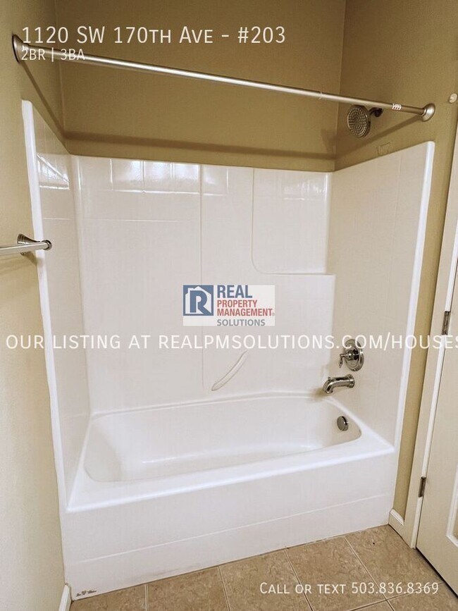 Building Photo - 1120 SW 170th Ave