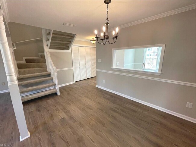 Building Photo - 806 Liberal Arts Ct