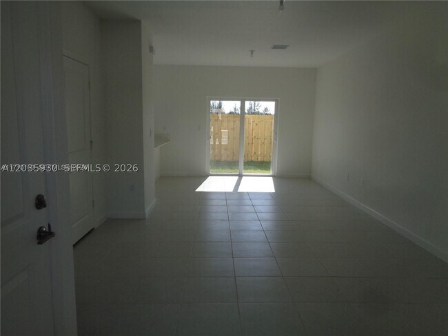 Building Photo - 2514 SE 29th Dr