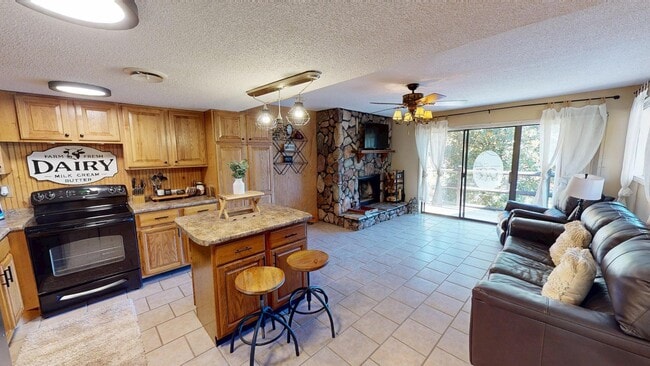 Building Photo - 1081 Cove Rd