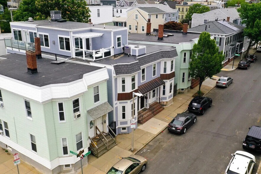 Building Photo - 197 N St