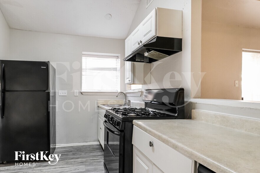 Building Photo - 3815 Derbyhall Dr