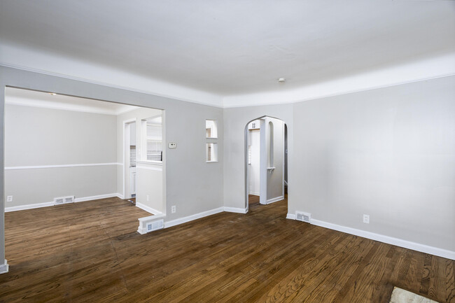 Building Photo - 10724 McKinney St