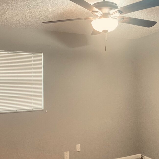 Building Photo - 177 Flanders C