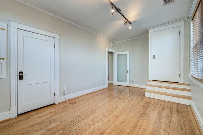 Building Photo - RARE OPPORTUNITY 1,200 SF ± Apartment in T...