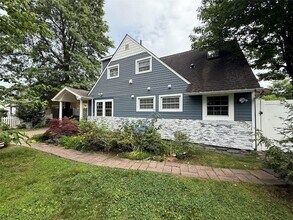 Building Photo - 64 Haymaker Ln