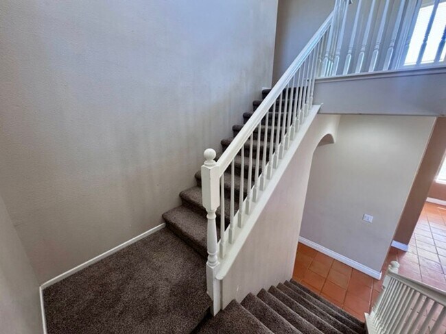 Building Photo - Beautiful 4 Bedroom + Office Home for Lease