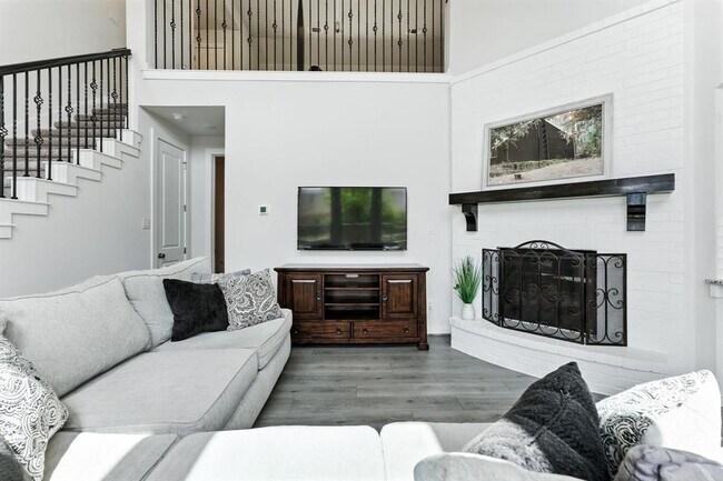 Building Photo - 8100 Copper Prairie Bend