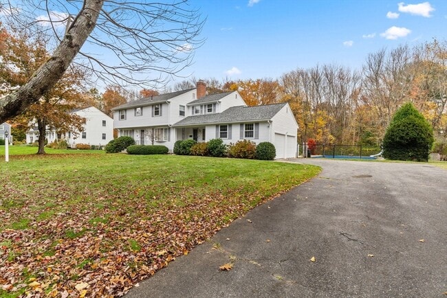 Building Photo - 45 Stanford Dr