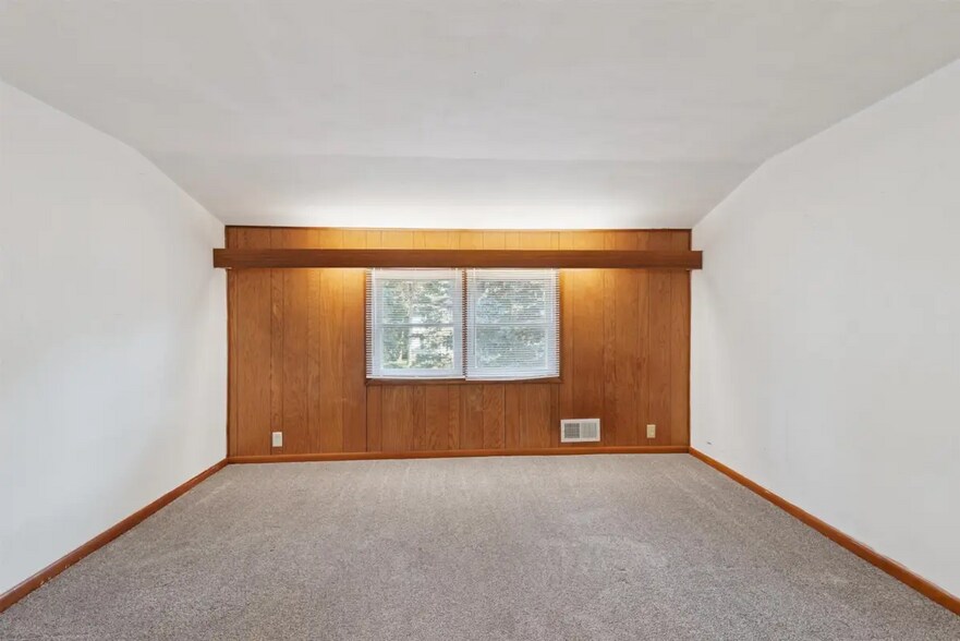 Building Photo - 1108 Hawthorne Ave