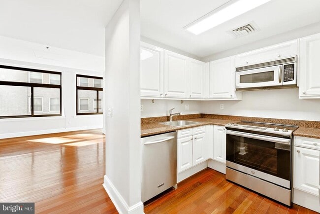 Building Photo - 1500 Chestnut St