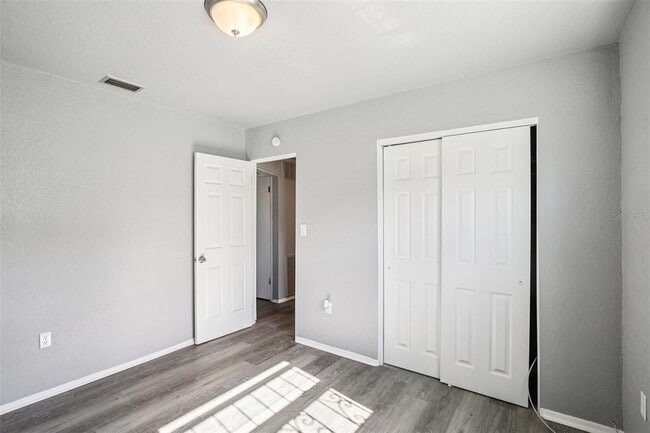 Building Photo - 1911 22nd Ave S