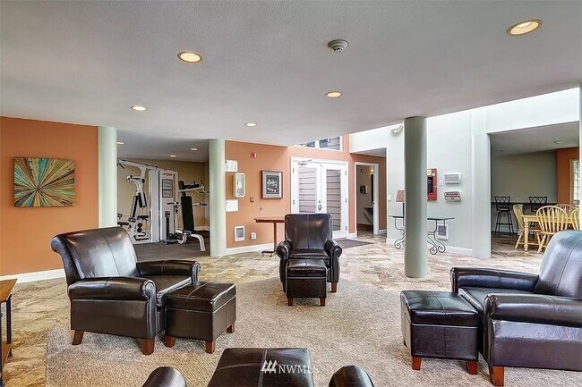Building Photo - 15330 Sunwood Blvd