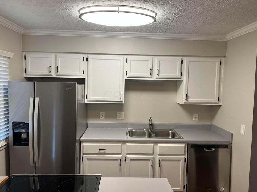 Building Photo - 700 Alta View Ct