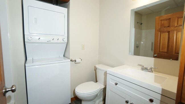 Building Photo - 19 Willys Wy