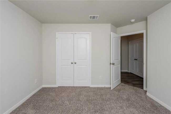 Building Photo - 5118 Leaning Tree