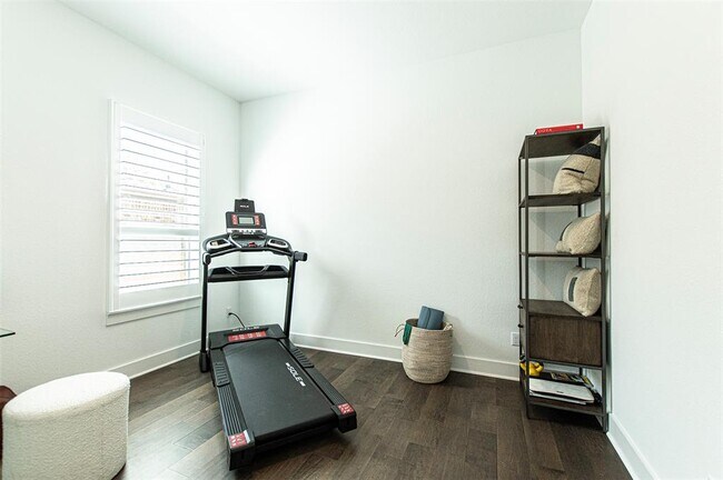 Building Photo - 215 Milam Crk Dr