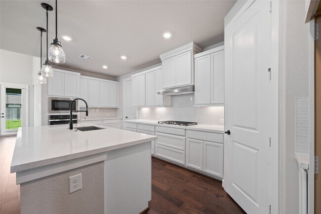 Building Photo - 103 E Christine Manor Dr