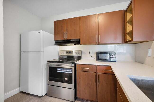 Building Photo - 1011 Green Pine Blvd