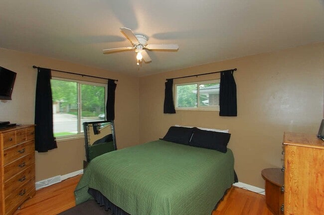 Building Photo - 1430 S Eaton Ct