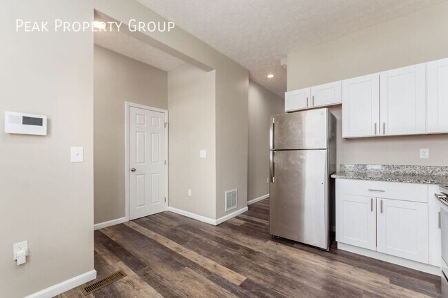 Building Photo - 1359-1365 Summit Street-1363 Summit Street