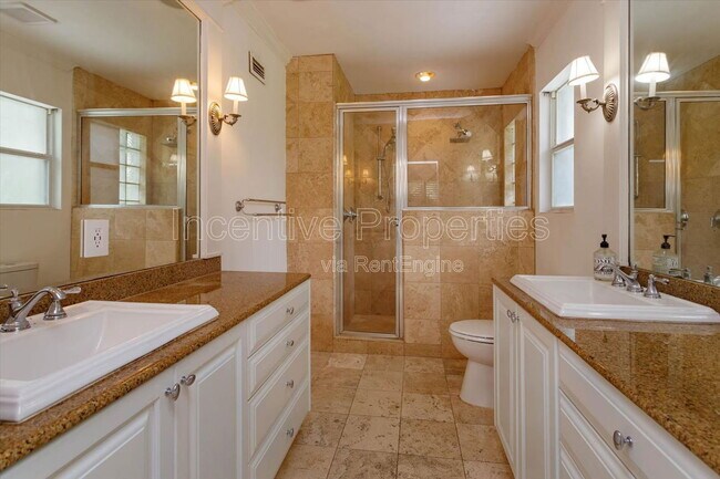 Building Photo - 1235 Ayrshire St