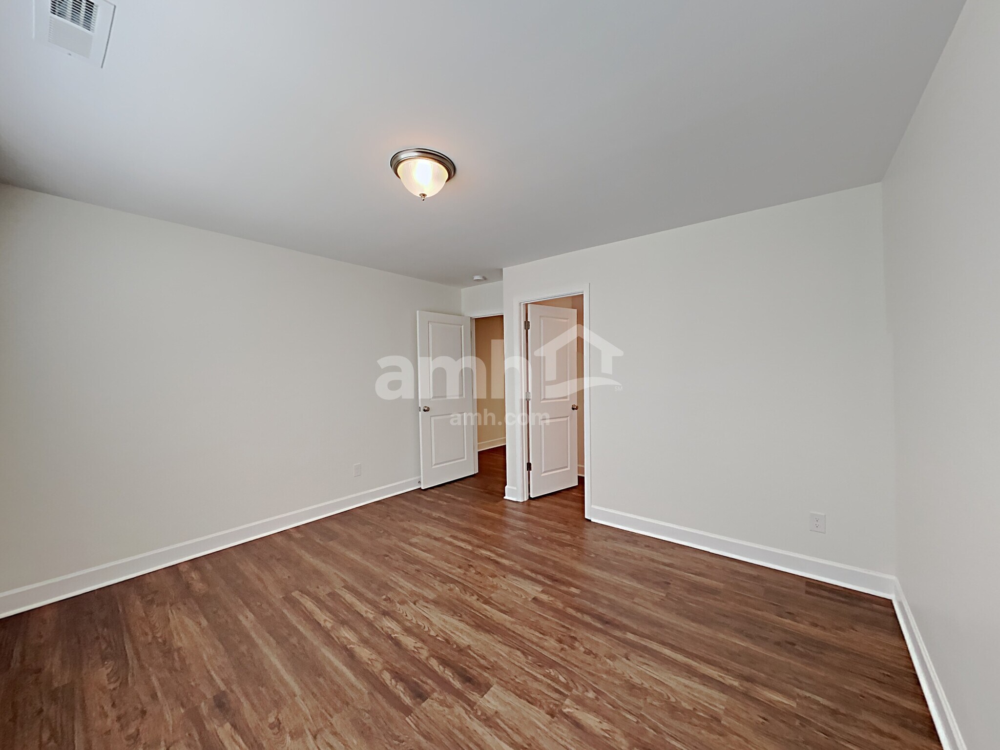 Building Photo - 4509 Tarpon Dr