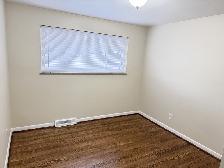 Building Photo - 6930 Euclid Ave